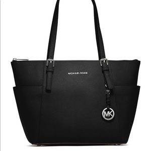 Micheal Kors Jet Set Voyager Tote